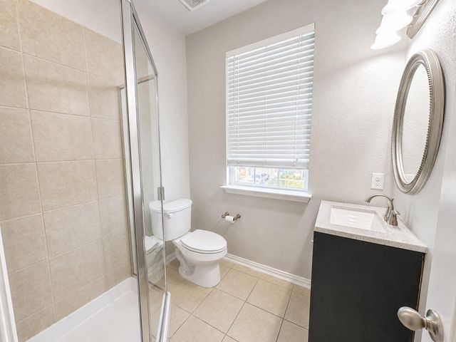 604 Vista Gardens DR, Buda, TX 78610