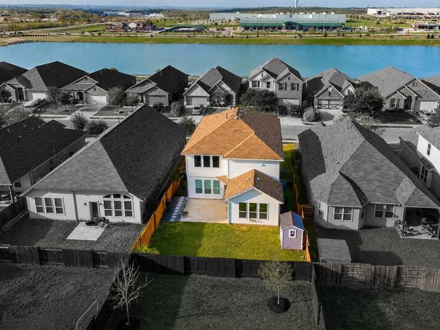 604 Vista Gardens DR, Buda, TX 78610