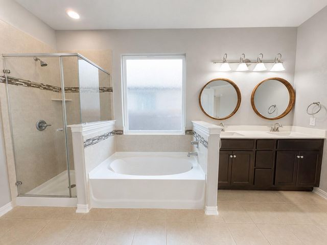 604 Vista Gardens DR, Buda, TX 78610
