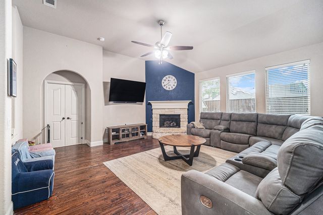 1137 Cardinal Ridge Road, Burleson, TX 76028