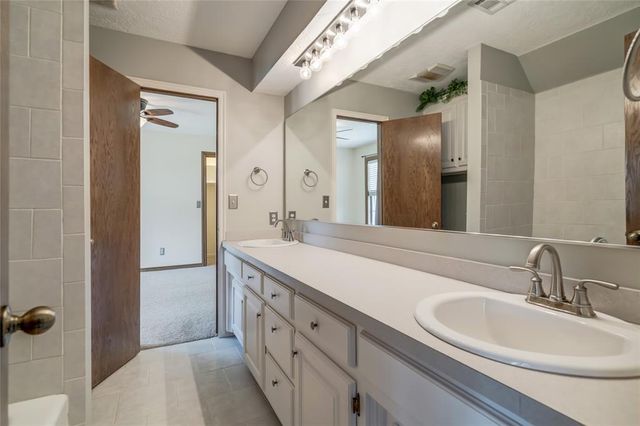 5824 Sorghum Run, Edmond, OK 73034