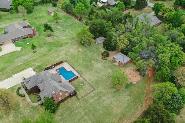 5824 Sorghum Run, Edmond, OK 73034