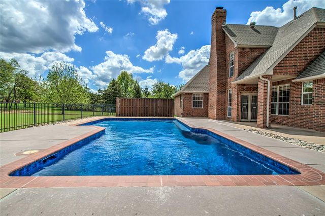 5824 Sorghum Run, Edmond, OK 73034