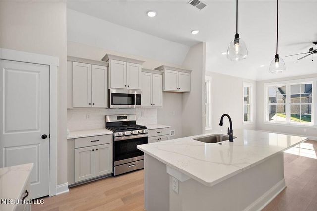 705 Washington Street, Nesbit, MS 38651