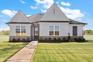 705 Washington Street, Nesbit, MS 38651