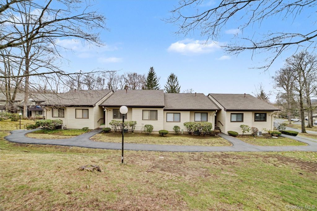129 Columbia Court D, Yorktown Heights, NY 10598