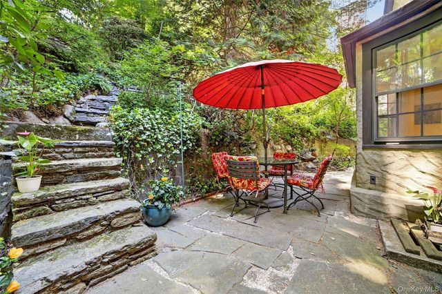 77 Edgemont Road, Scarsdale, NY 10583