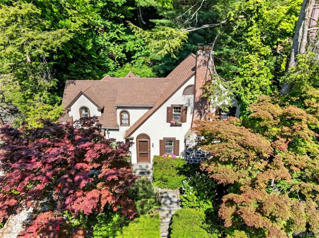 77 Edgemont Road, Scarsdale, NY 10583