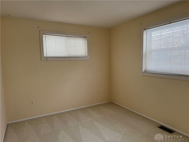 1521 Beaver Creek Lane, Dayton, OH 45429