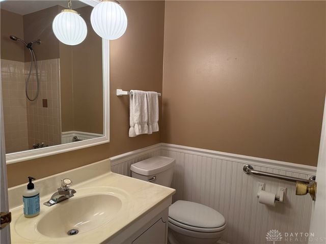 1521 Beaver Creek Lane, Dayton, OH 45429