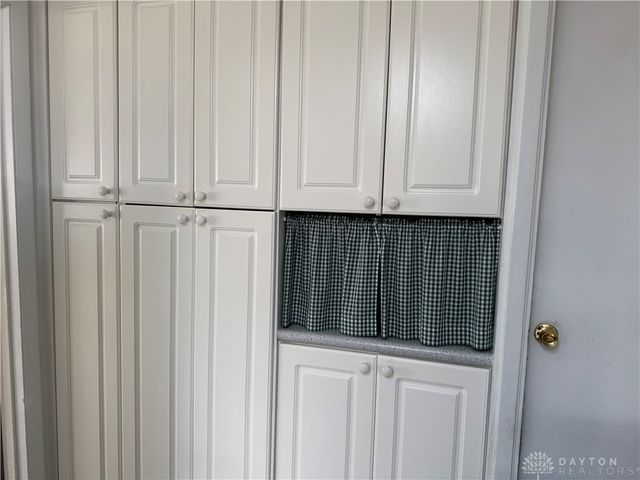 1521 Beaver Creek Lane, Dayton, OH 45429