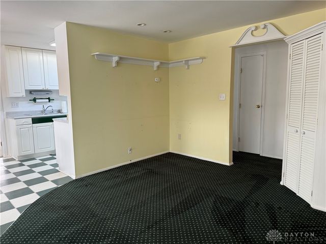 1521 Beaver Creek Lane, Dayton, OH 45429