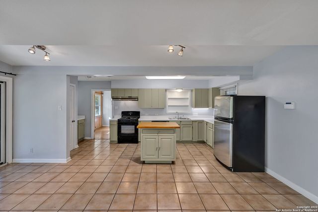 414 Laramie Dr, San Antonio, TX 78209