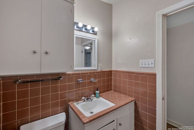 414 Laramie Dr, San Antonio, TX 78209