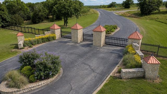 274 Ridgeline Drive, Chico, TX 76431