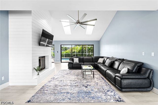 2328 SE 27th ST, Cape Coral, FL 33904