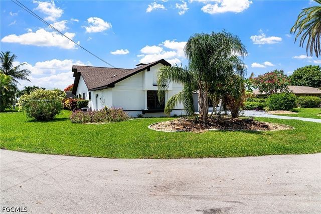 2328 SE 27th ST, Cape Coral, FL 33904