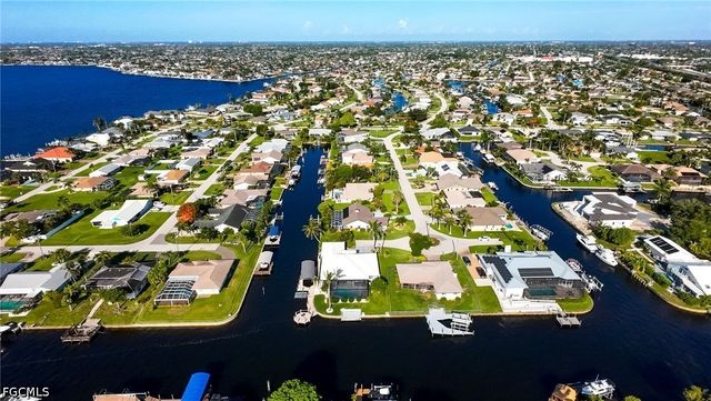 2328 SE 27th ST, Cape Coral, FL 33904