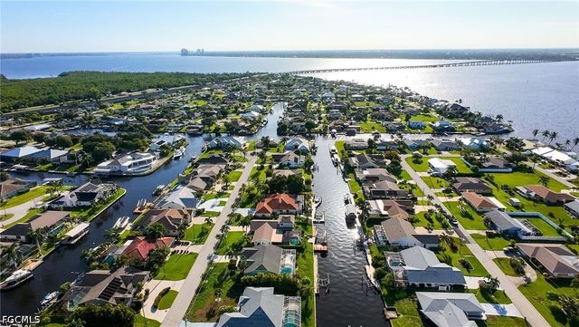 2328 SE 27th ST, Cape Coral, FL 33904