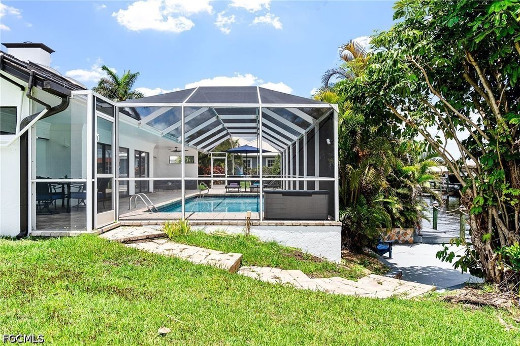 2328 SE 27th ST, Cape Coral, FL 33904