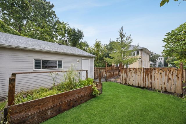 4140 Forest Avenue, Western Springs, IL 60558