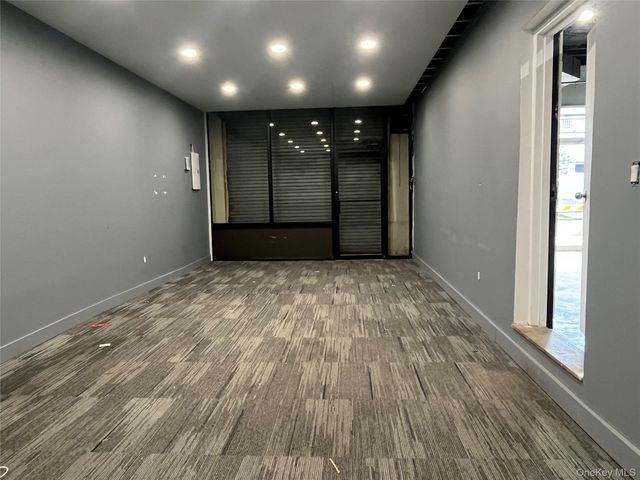 42-04 192th St, Flushing, NY 11358