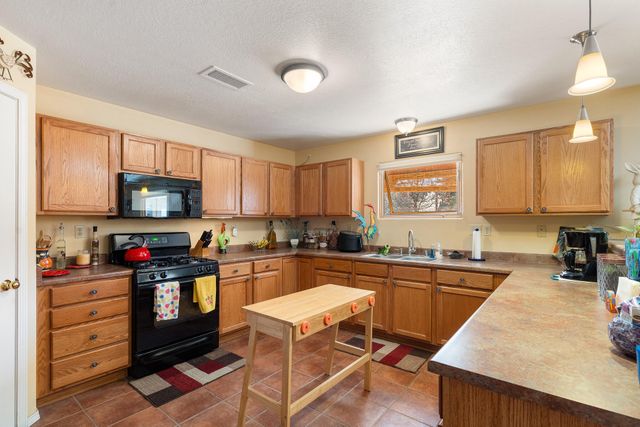 1449 Wilkes Way SE, Rio Rancho, NM 87124