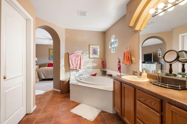 1449 Wilkes Way SE, Rio Rancho, NM 87124