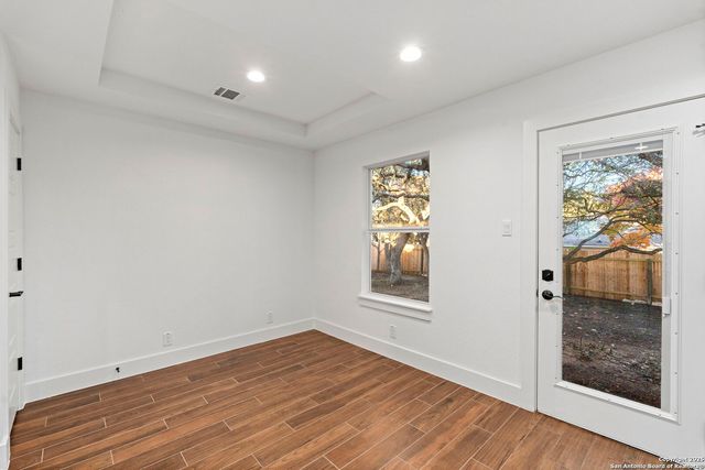 5910 Rolling Trail Drive, San Antonio, TX 78250