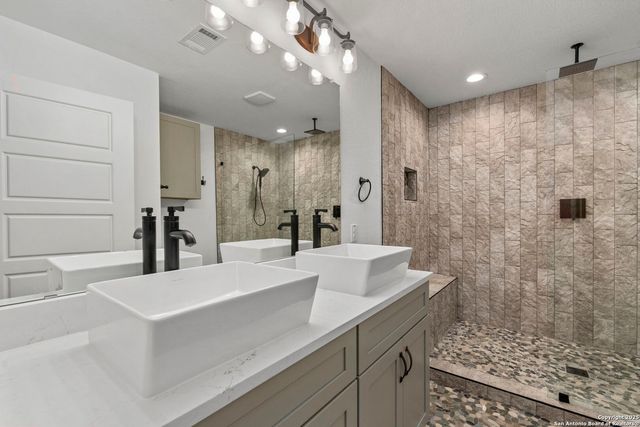 5910 Rolling Trail Drive, San Antonio, TX 78250