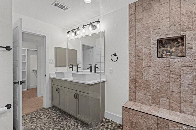 5910 Rolling Trail Drive, San Antonio, TX 78250