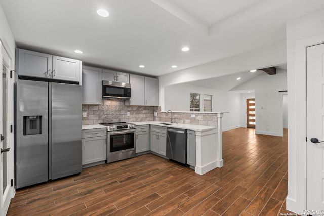 5910 Rolling Trail Drive, San Antonio, TX 78250