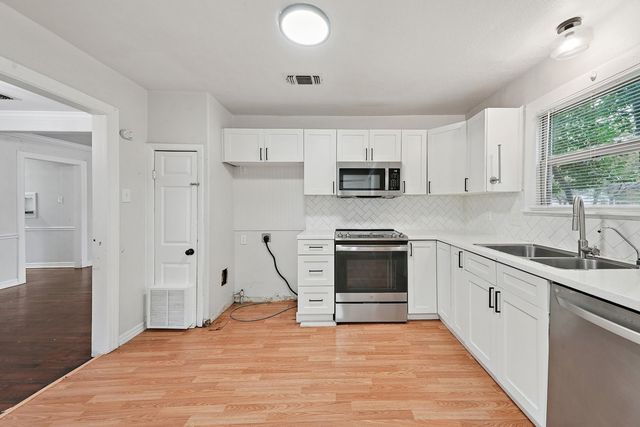 1022 Churchill Road, Fort Worth, TX 76114