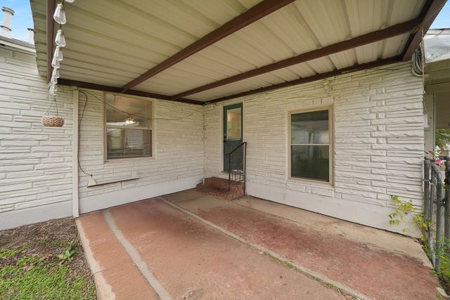 1022 Churchill Road, Fort Worth, TX 76114