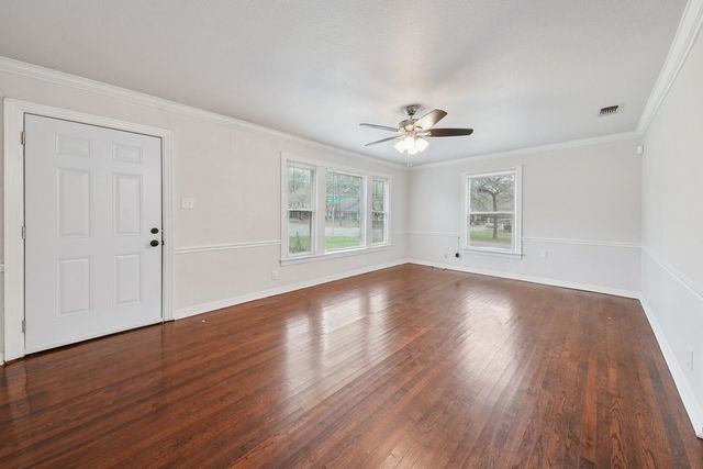 1022 Churchill Road, Fort Worth, TX 76114