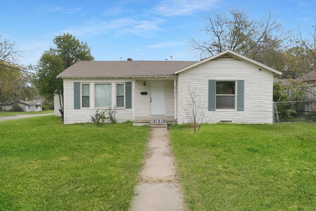 1022 Churchill Road, Fort Worth, TX 76114