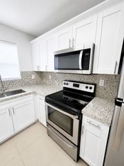 1723 Wiley St N, Hollywood, FL 33020