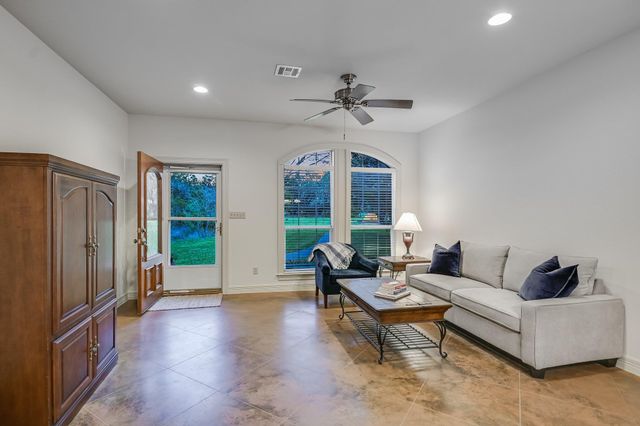 504 Saddlehorn DR, Dripping Springs, TX 78620