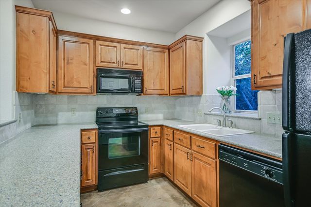 504 Saddlehorn DR, Dripping Springs, TX 78620