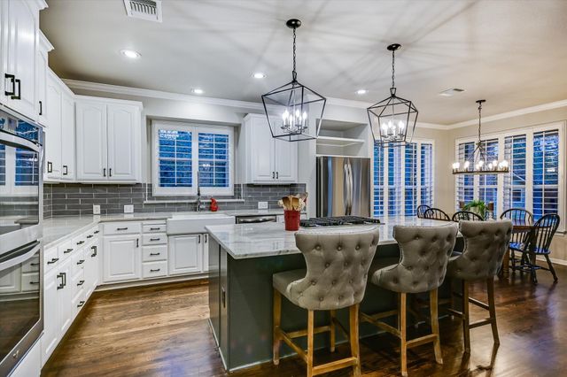 504 Saddlehorn DR, Dripping Springs, TX 78620