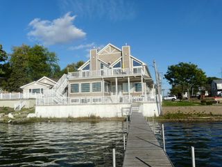 38 W Grand Avenue, Fox Lake, IL 60020
