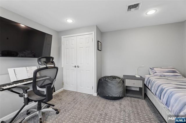 1073 Allessandrini Avenue, New Milford, NJ 07646