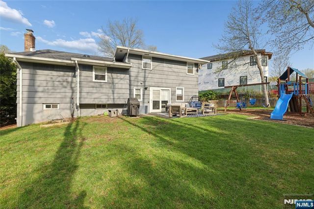 1073 Allessandrini Avenue, New Milford, NJ 07646