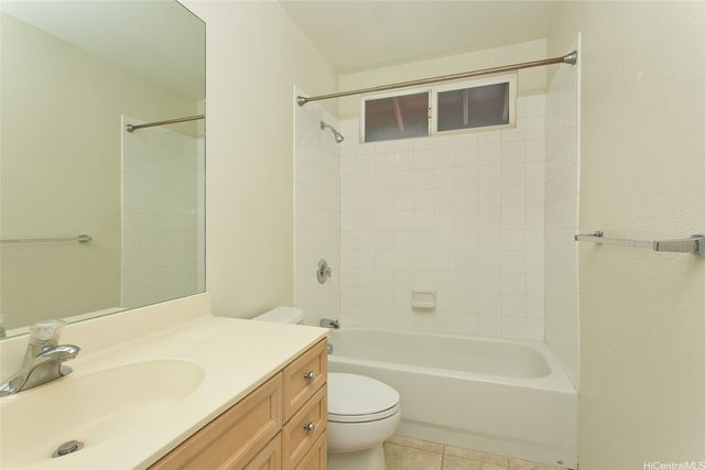 321 Ainahou Street J, Honolulu, HI 96825