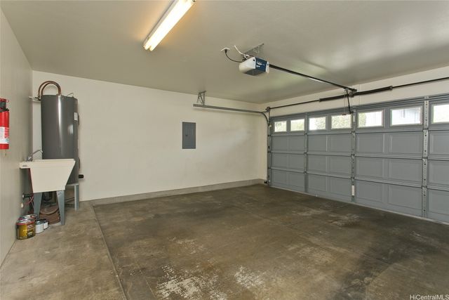 321 Ainahou Street J, Honolulu, HI 96825