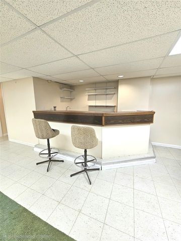 23015 Brandywynne Street, Southfield, MI 48033