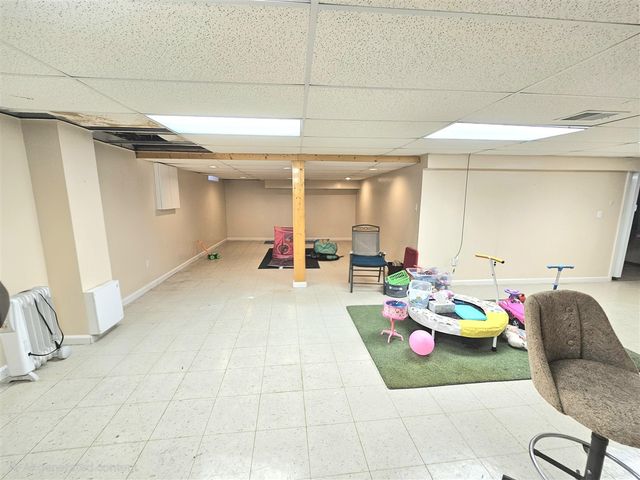 23015 Brandywynne Street, Southfield, MI 48033