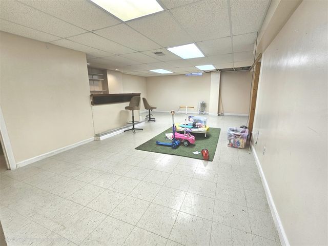 23015 Brandywynne Street, Southfield, MI 48033