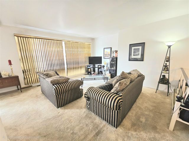 23015 Brandywynne Street, Southfield, MI 48033