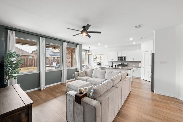 1825 Lake Grove Drive, Little Elm, TX 75068